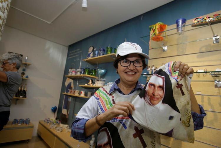 Osid lança kit com camisa e boné em homenagem à canonização de Irmã Dulce