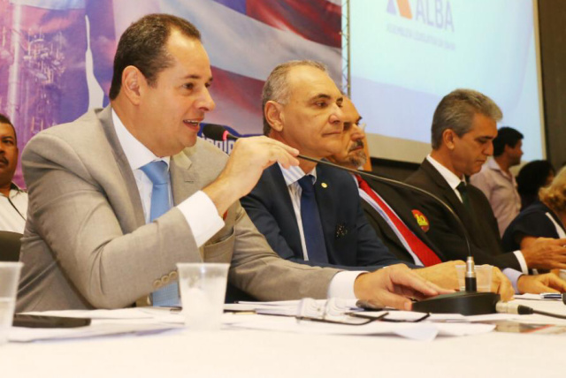 Nelson Leal defende manutenção dos empregos da Petrobras na Bahia