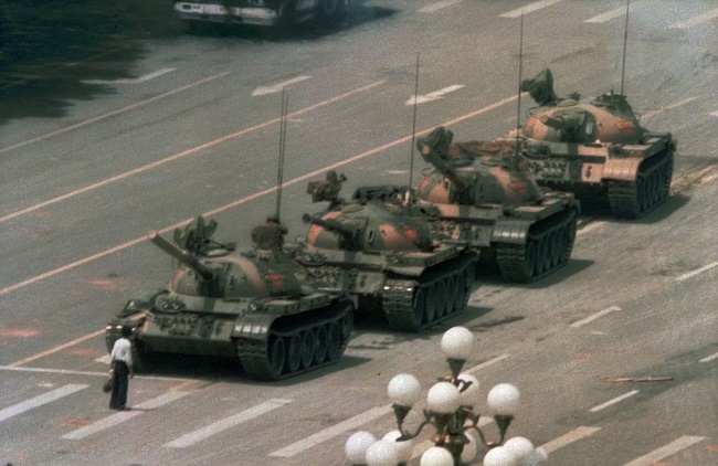 Morre autor da foto que marcou protesto de 1989 na Praça da Paz Celestial
