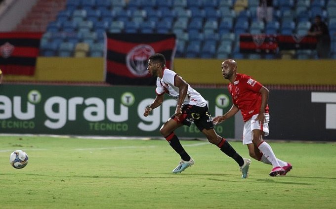 Fora de casa, Vitória bate o Vila Nova-GO por 2 a 0; veja os gols