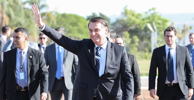 Bolsonaro anuncia investimento de R$ 2,5 bilhões no 13° salário do Bolsa Família