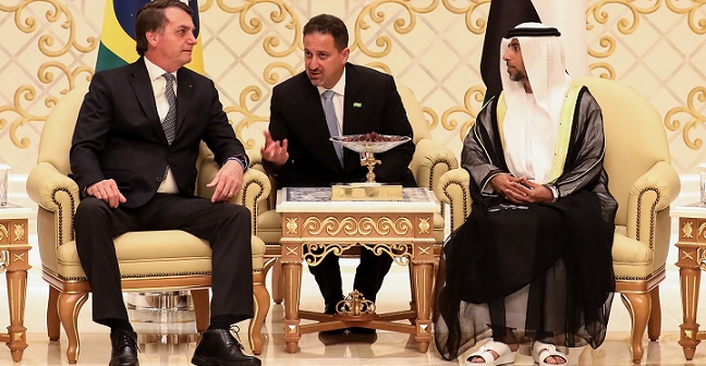 Brasil fecha cooperação com Emirados Árabes em armamentos