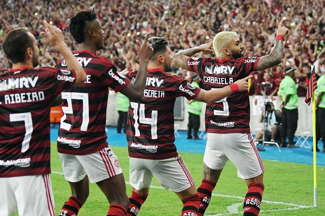 Flamengo aplica 5 a 0 no Grêmio e avança na Libertadores; veja os gols