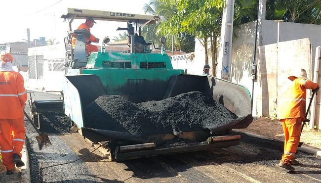 Sede e Costa de Camaçari recebem obras de pavimentação