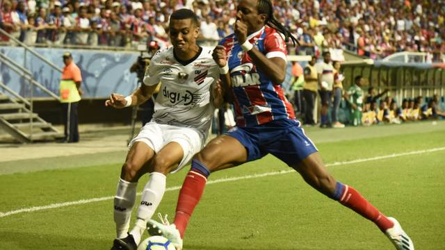 Bahia leva 2 a 1 do Athletico em plena Fonte Nova; veja os gols