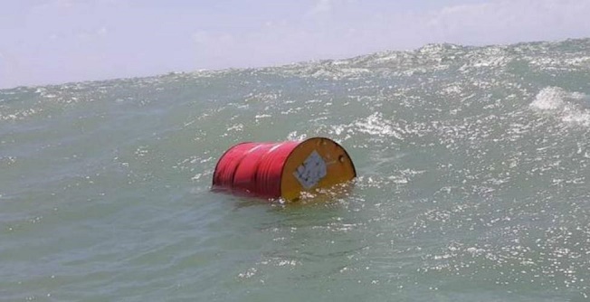 Marinha encontra mais um barril da Shell na costa do Rio Grande do Norte
