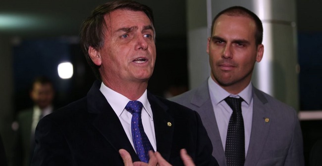 Em entrevista a Datena, Bolsonaro pede que Eduardo se desculpe por declaração