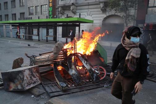 Onda de violência leva Chile a decretar novo toque de recolher