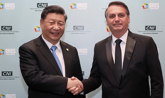 Brasil e China firmam acordos em áreas como política, comércio e saúde