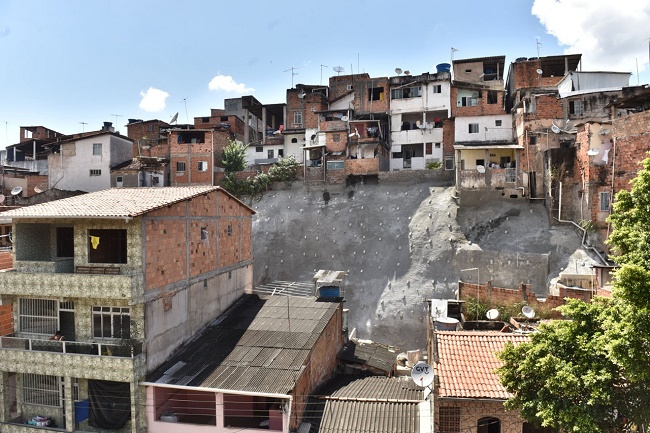 Prefeitura entrega obra de contenção de encosta na Liberdade