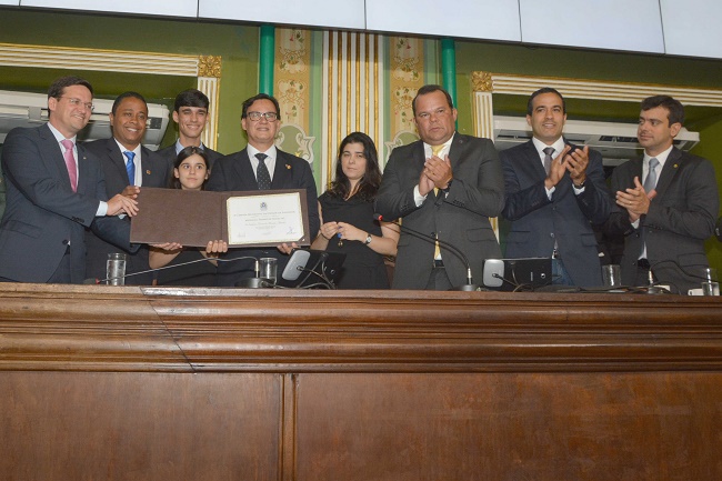 Diretor-geral da Codesal, Sosthenes de Macêdo recebe Medalha Thomé de Souza