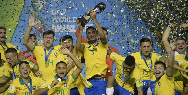 Brasil vence o México por 2 a 1 e conquista tetra Mundial Sub-17; veja os gols