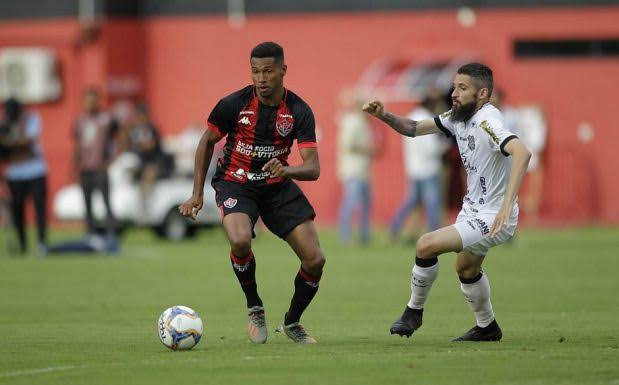 Vitória e Figueirense empatam em 2 a 2 no Barradão; veja os gols