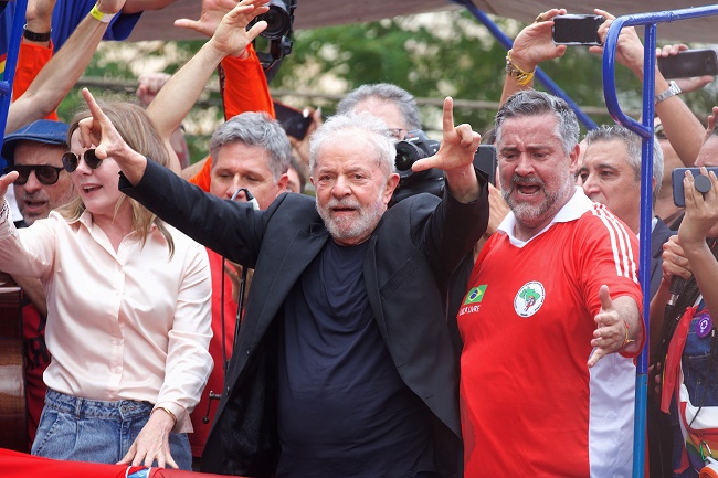 Lula ataca Bolsonaro, Moro e o MPF em discurso em SP
