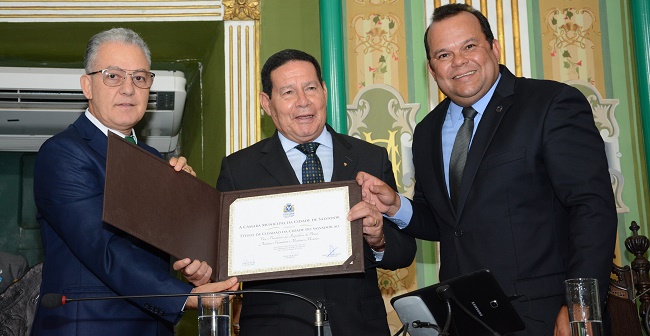 Vice-presidente Hamilton Mourão recebe Título de Cidadão Soteropolitano