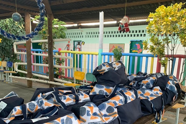 CLN doa cestas de Natal para creche em Vila de Abrantes