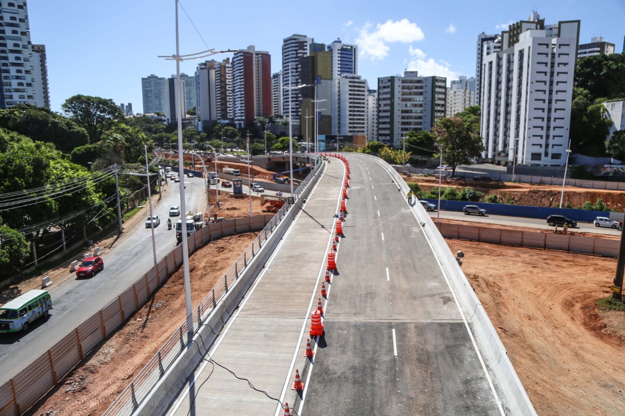 Trafego em complexo de viadutos do BRT Salvador será liberado na segunda-feira