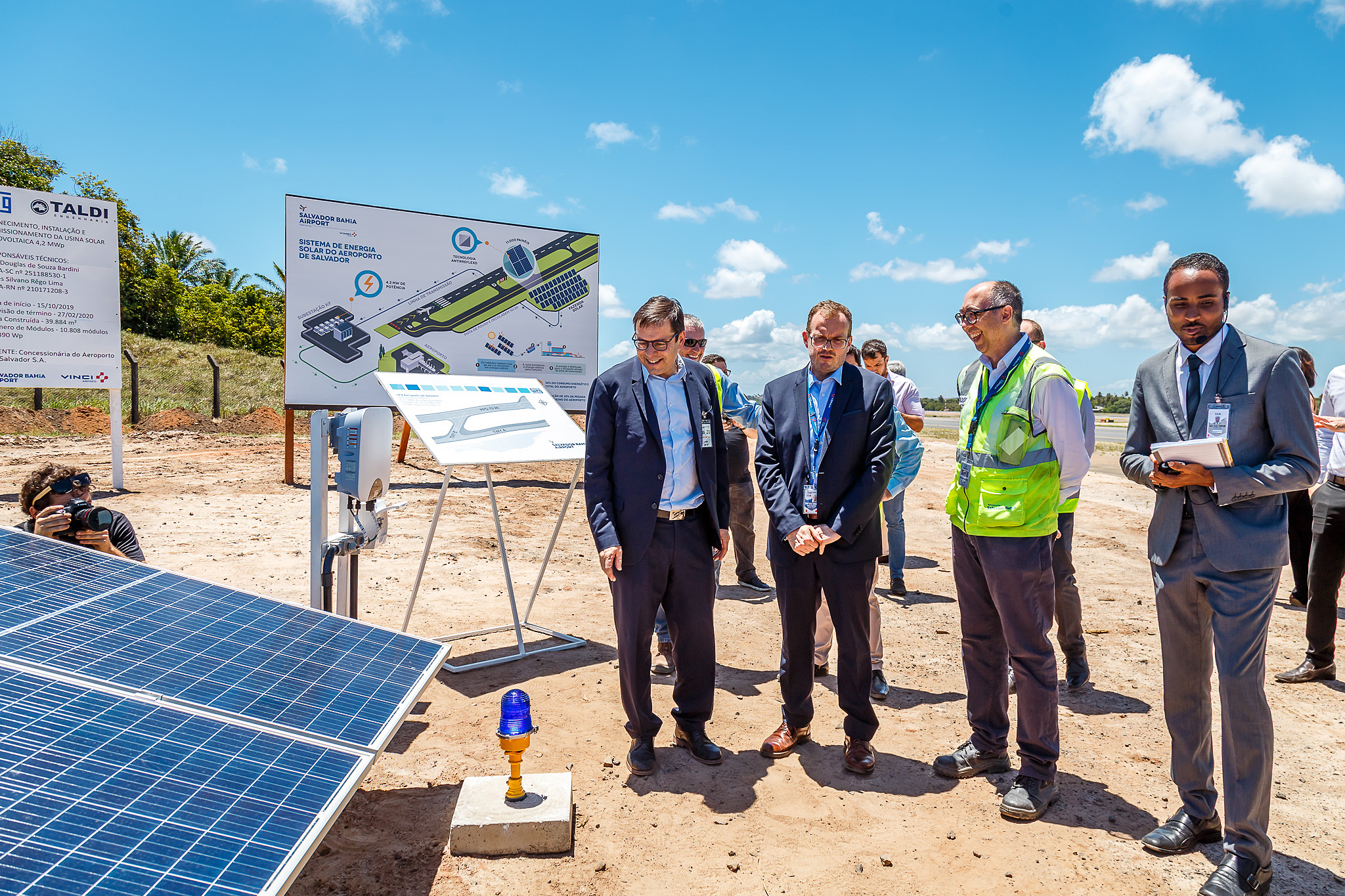 Aeroporto de Salvador é o primeiro do Brasil a implantar usina de energia solar
