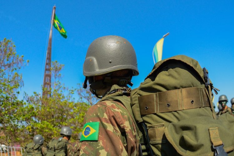 Militares venezuelanos detidos em Roraima pedirão refúgio ao Brasil