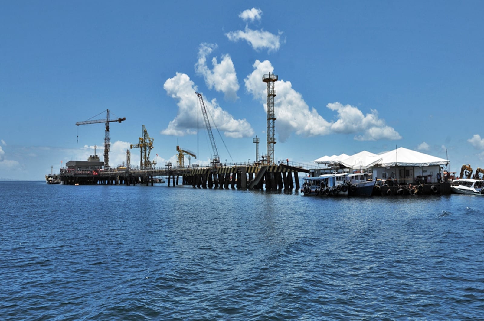 Petrobras vai arrendar terminal de regaseificação em Salvador