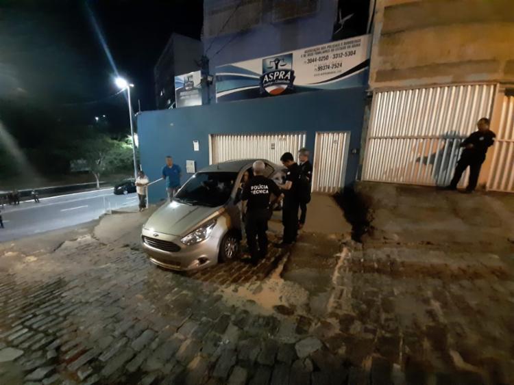 Polícias simulam ataque a carro de assessores de Prisco