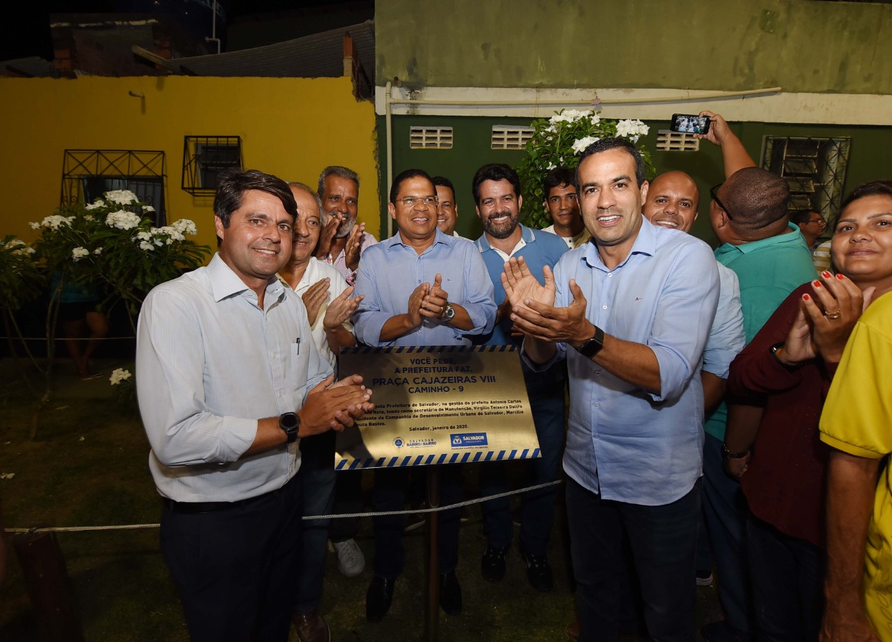 Bruno Reis entrega campo, praças e nova iluminação em Cajazeiras VIII