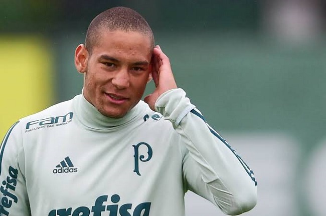 Vitória anuncia empréstimo do zagueiro Gabriel Furtado junto ao Palmeiras