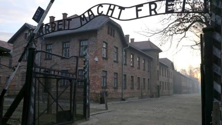 Brasil divulga nota em homenagem aos 75 anos da libertação de Auschwitz