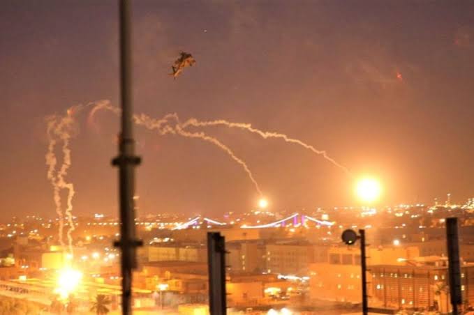 Foguetes atingem base aérea dos EUA em Bagdá