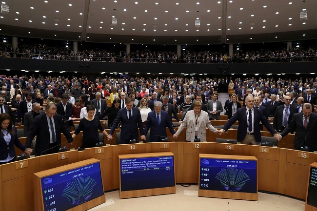 Parlamento Europeu aprova saída do Reino Unido da União Europeia