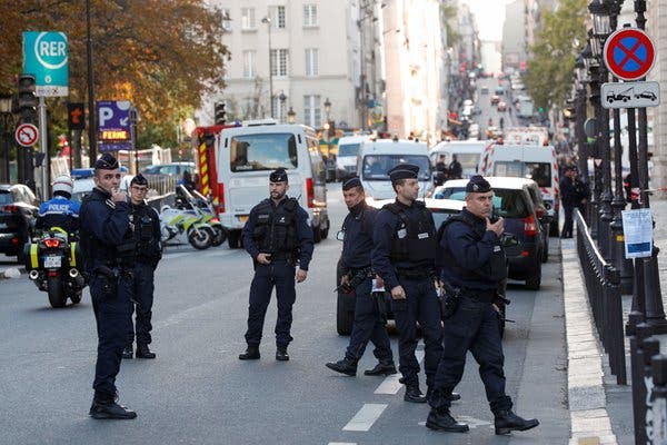 França diz que ataque com faca em Paris foi ato terrorista