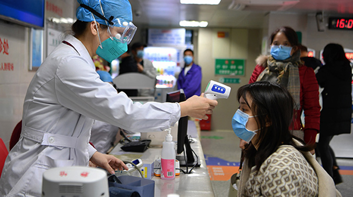 Com 2,7 mil mortos por coronavírus, China espera controlar epidemia até abril