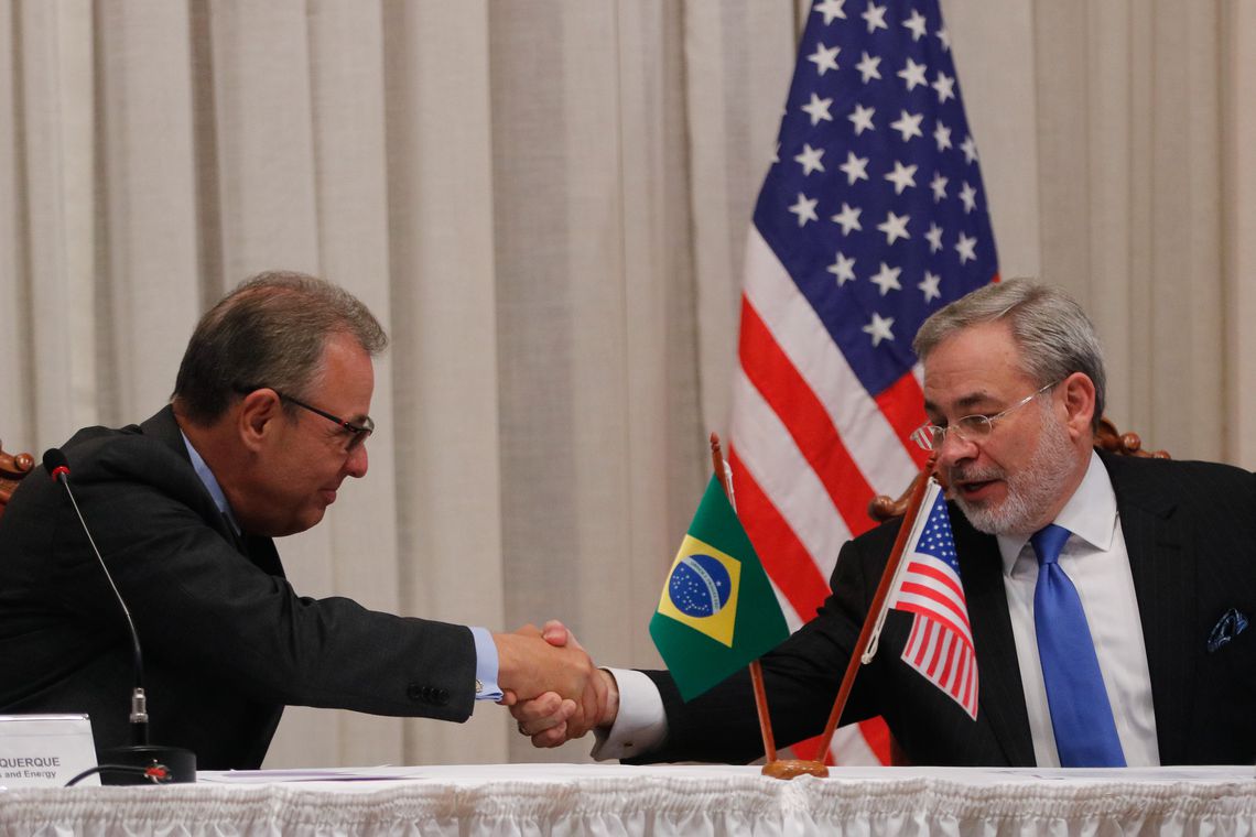 Brasil e EUA firmam acordo de cooperação na área de energia nuclear