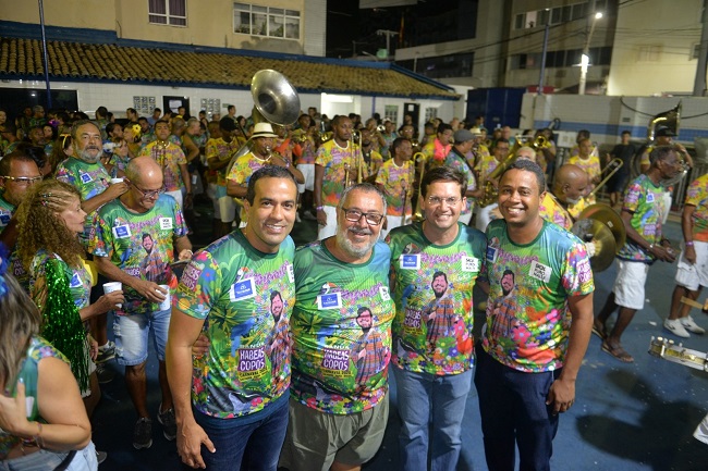 Desfile do Habeas Copos abriu o Pré-Carnaval de Salvador