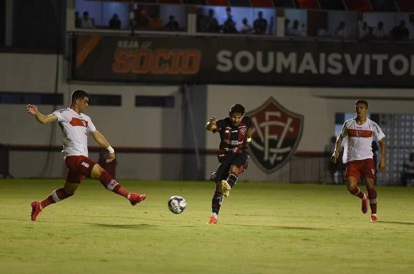 Vitória bate o CRB por 2 a 1 pela Copa do Nordeste; veja os gols