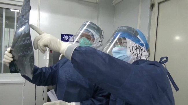 Mortes por coronavírus passam de 1,6 mil na China