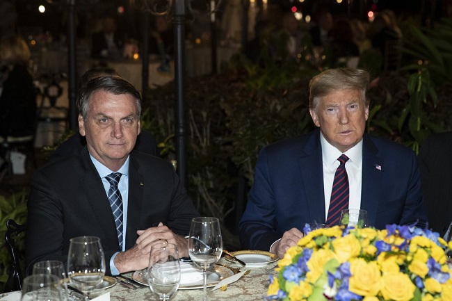 Em jantar, Trump e Bolsonaro discutem aliança Brasil-EUA