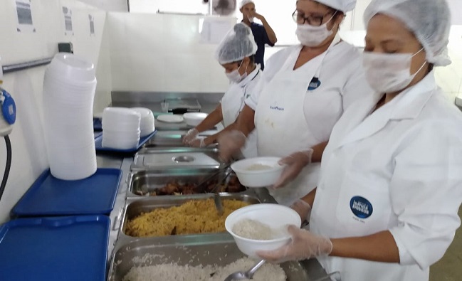 Grupo LemosPassos doa 300 refeições por dia a comunidades de Salvador