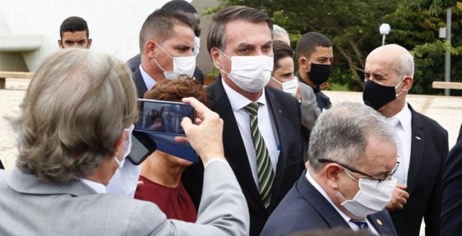 Bolsonaro visita presidente do STF em hospital