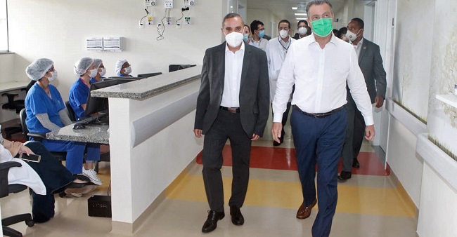 Governador entrega ala e centro cirúrgico reformados no Hospital Roberto Santos