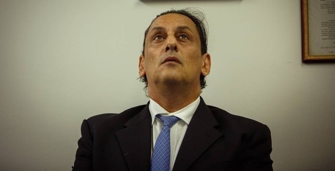 Wassef diz que Bolsonaro e Flávio não sabiam onde estava Fabrício Queiroz
