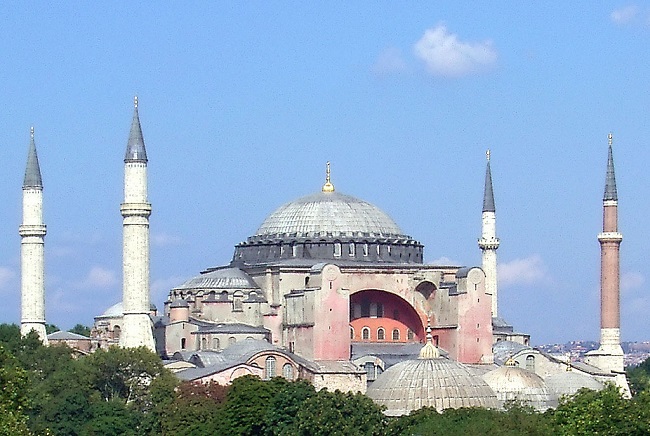 Turquia transforma Basílica de Santa Sofia em mesquita muçulmana