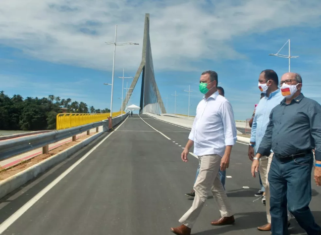 Rui Costa inaugura ponte estaiada Ilhéus-Pontal