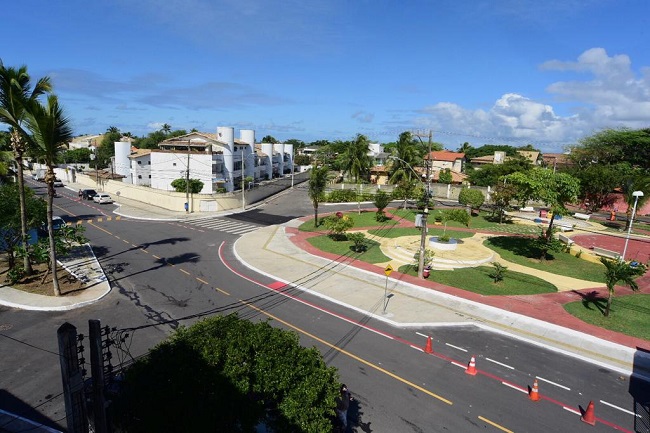 Bruno Reis inaugura requalificação da Avenida das Dunas em Itapuã