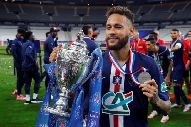 Neymar marca gol do título do PSG na Copa da França