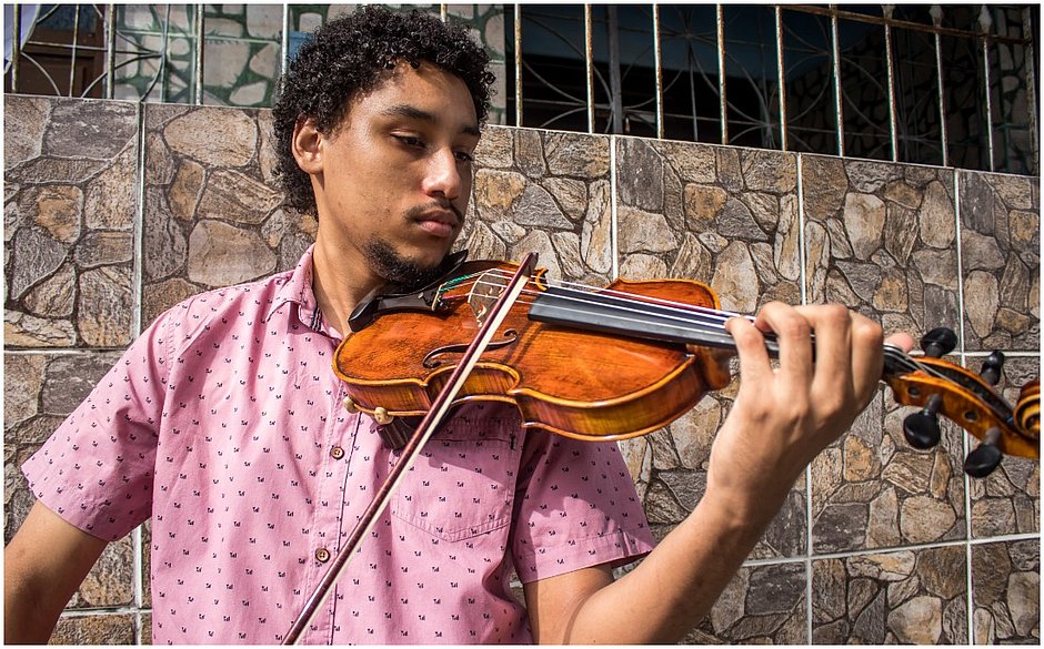 Violinista de Salvador passa em seleção do Conservatório Real de Bruxelas