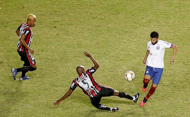 Bahia e Atlético de Alagoinhas empatam sem gols no 1º jogo da final do Estadual