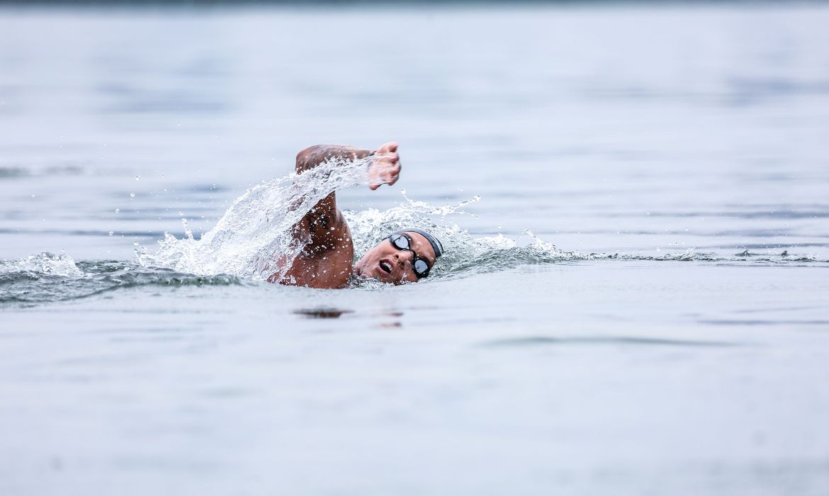Nadadora baiana Ana Marcela vence competição em Portugal