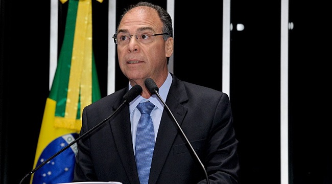 Representante comercial confirma pagamentos ao senador Fernando Bezerra