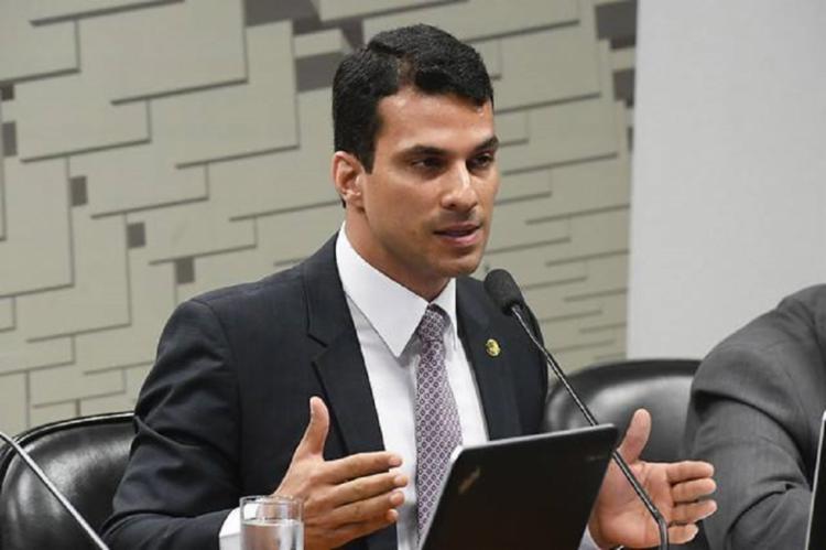 Modelo acusa senador Irajá Silvestre Filho de estupro